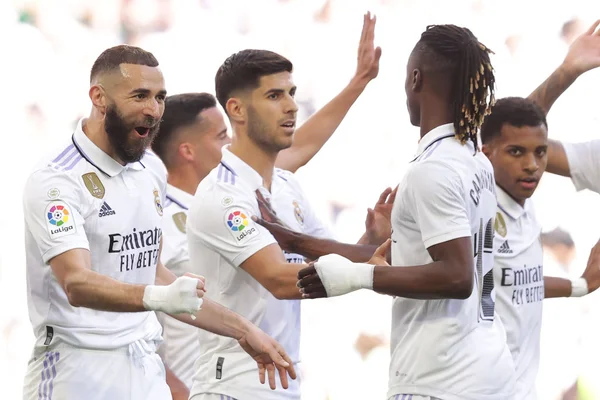 Rodrygo marca, Benzema faz hat-trick e Real Madrid goleia Valladolid