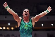 Caio Souza também estará na final das argolas do mundial.