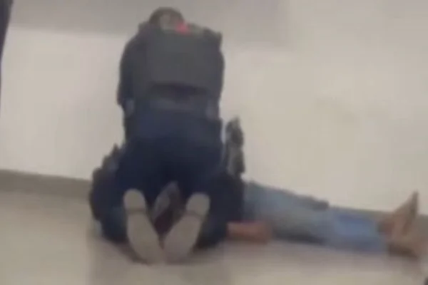 Vídeo: ladrão passa mal e morre em delegacia após ser preso por roubo