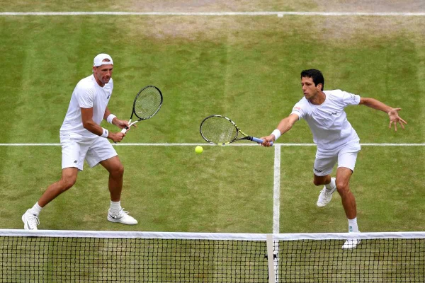 Dupla de Marcelo Melo avança às quartas de final de Wimbledon com W.O.