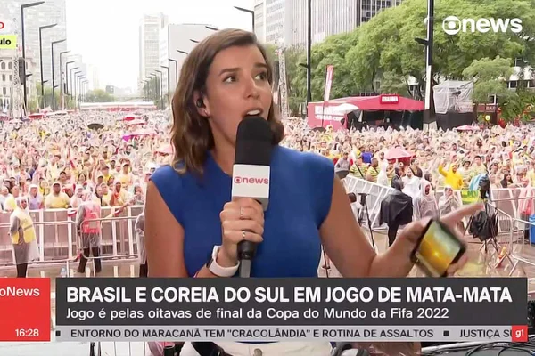 Daniella Gemignani, repórter da GloboNews, interrompe link em São Paulo para narrar gol do Brasil - Metrópoles