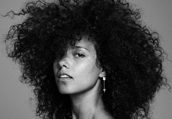 Leia crítica, ouça o disco: Alicia Keys, David Crosby e Leonard Cohen