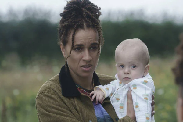 O Bebê, série de terror da HBO Max protagonizada pela atriz Michelle De Swarte