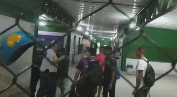 DF: após confusão e uso de gás de pimenta, PM prende aluno em escola