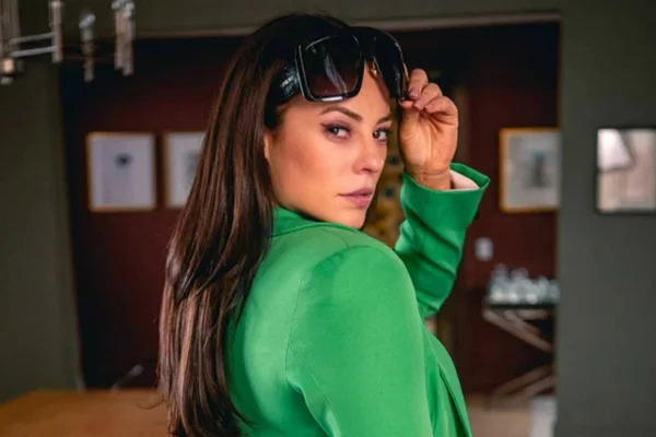 Paolla Oliveira faz post romântico e fãs especulam novo affair