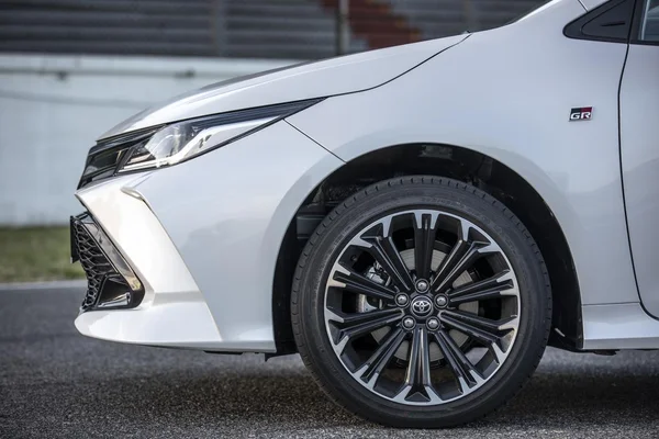 Toyota Corolla ‘esportivo’ GR-S chega às lojas por R$ 152 mil - destaque galeria Toyota Corolla ‘esportivo’ GR-S chega às lojas por R$ 152 mil - destaque galeria
