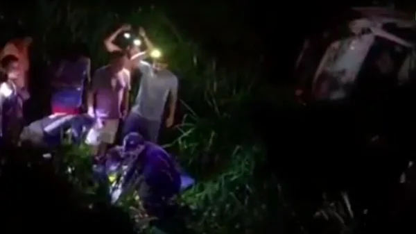 Paciente morre após ambulância cair em ribanceira no Pará