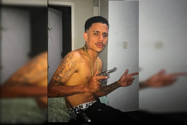 Saiba quem é o traficante que espancou e esfaqueou jovem até a morte