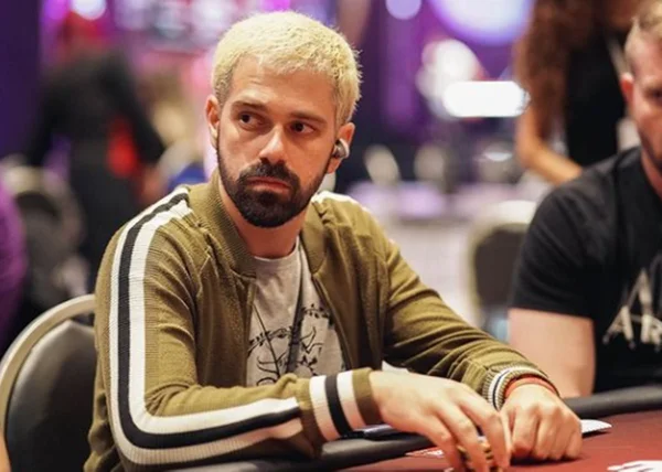 Brasileiro fatura 1 milhão de dólares em campeonato de pôquer on-line