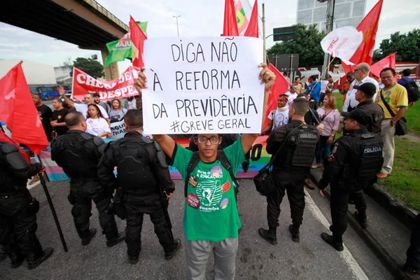 Líderes de centrais sindicais consideram greve geral um sucesso