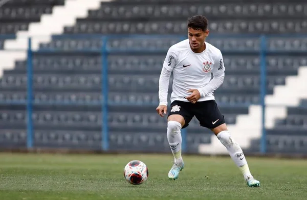 foto colorida do jogador da categoria sub-20 do Corinthians Dimas Cândido - Metrópoles