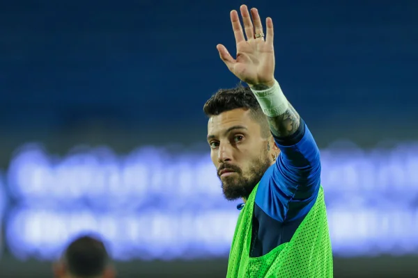 Imagem colorida de Alex Telles