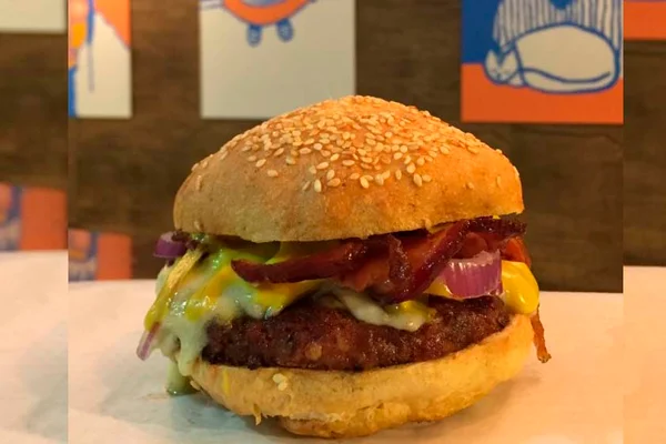 Brasília ganha hamburgueria para pessoas com restrições alimentares
