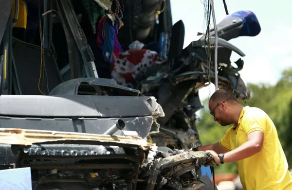 Sobe para nove o número de mortos no acidente da BR-020