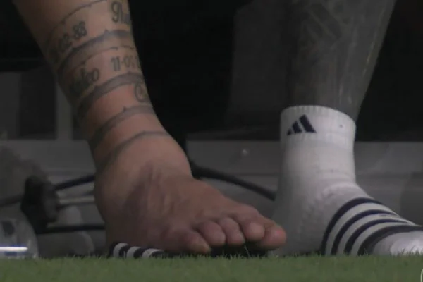 Detalhe do tornozelo de Messi