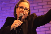 Pastora Sarah Sheeva causa polêmica ao participar de podcast