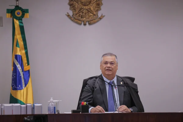 Imagem colorida do ministro Flavio Dino no STF - Metrópoles
