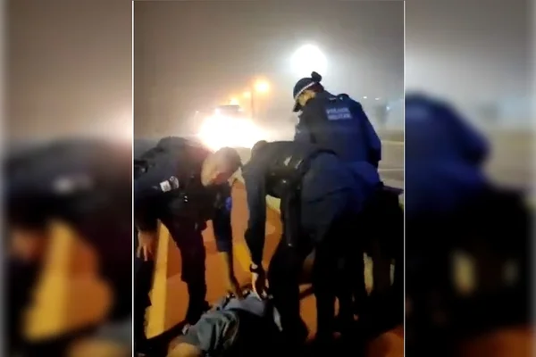 Vídeo: após diálogo, PMs do DF evitam que homem cometa suicídio