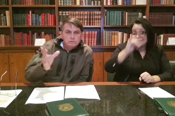 Jair Bolsonaro em live no dia da prisão de Fabrício Queiroz