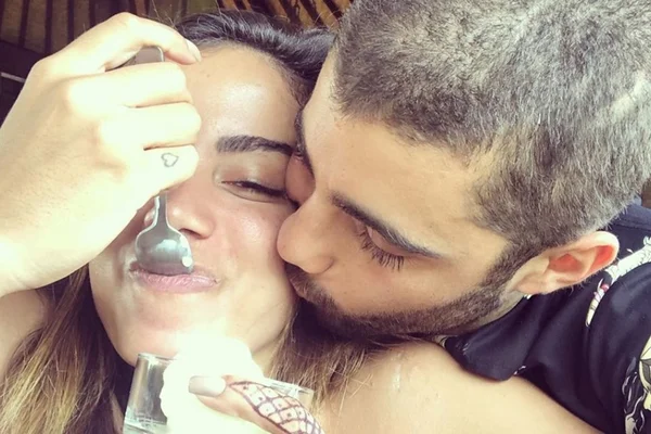 Anitta e Pedro Scooby fazem cocô juntos: “Cúmulo da intimidade”