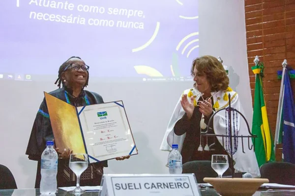 Sueli Carneiro e reitora da UnB