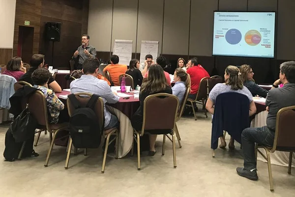 Fundação Dom Cabral lança especialização em gestão de negócios no DF