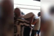 Parentes se juntaram para ajudar idosa sem ambulância