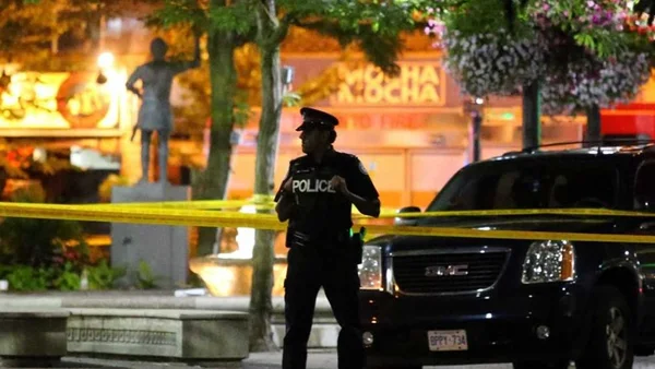 Atirador mata duas pessoas e fere outras 14 em Toronto