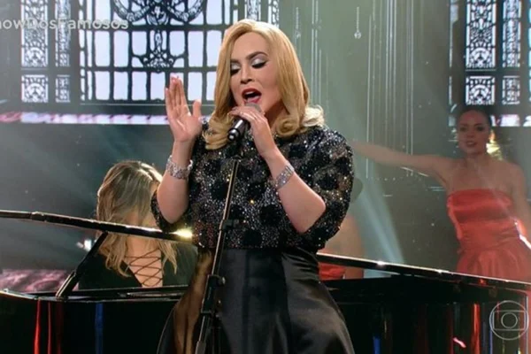 Naiara Azevedo imita Adele e web detona a performance