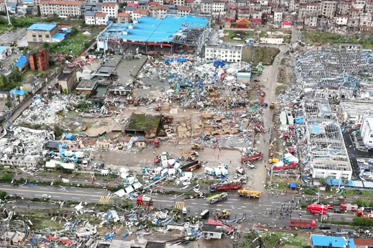 Tempestades na China deixam pelo menos 11 mortos e causam destruição em Hunan e Hubei