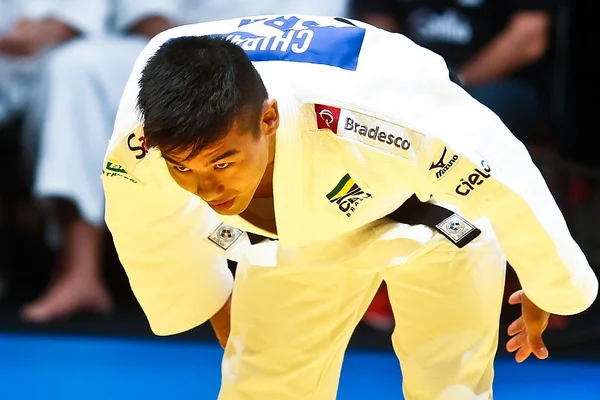 No judô, Chibana é imobilizado por japonês e se despede dos Jogos