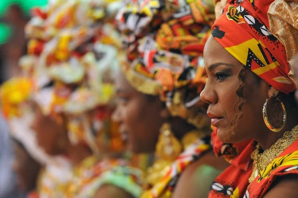 Podemos ser felizes num carnaval sem turbantes e músicas incorretas?