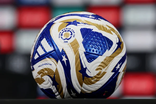 Imagem colorida da bola da Copa do Mundo de Clubes