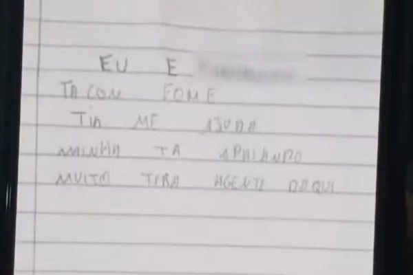 Imagem colorida, bilhete escrito por filha - Metrópoles