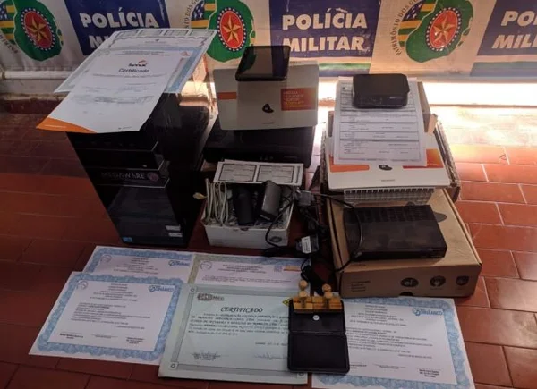 Preso suspeito que vendia documentos falsos por estar “com pensão atrasada”