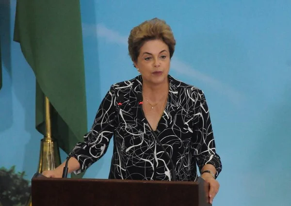 Para Dilma, será difícil Temer acabar com os programas da sua gestão