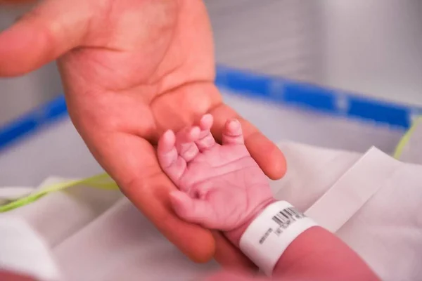 Bebê de oito meses morre após se engasgar com leite na Paraíba