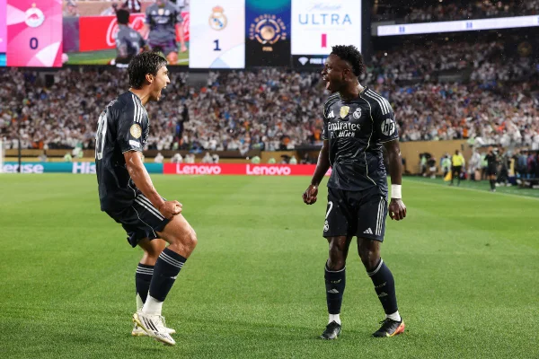 Imagem colorida de Vini Jr. comemorando gol pelo Real Madrid no Mundial - Metrópoles