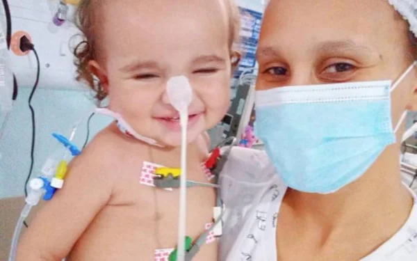 Mãe faz apelo para tratamento de doença rara da filha em Sergipe