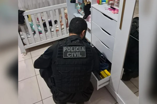 PM vira alvo de operação após roubar droga do PCC e vender para o CV