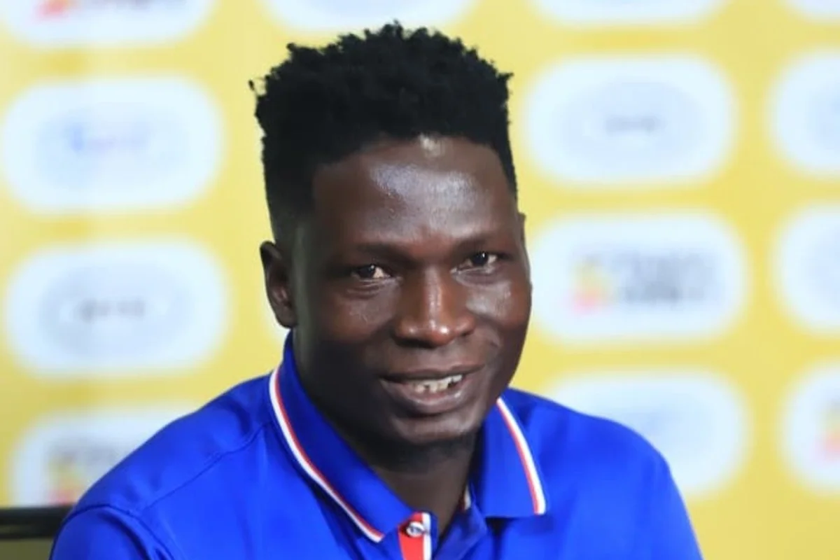 Jogador de futebol de Uganda é morto a pedradas em tentativa de assalto