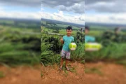 O menino morreu após sofrer um choque elétrico ao tentar buscar uma bola que havia caído embaixo de um trailer durante uma partida com amigos, no Itapoã