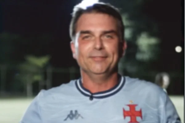 Flávio Bolsonaro na pelada