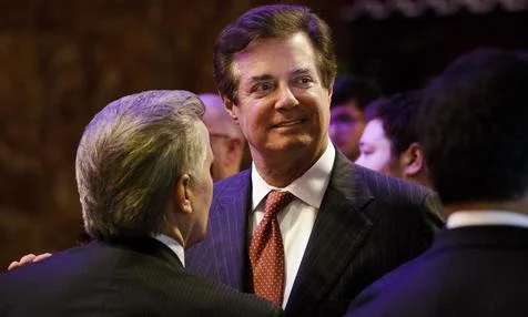 Ex-chefe da campanha de Trump se entrega ao FBI