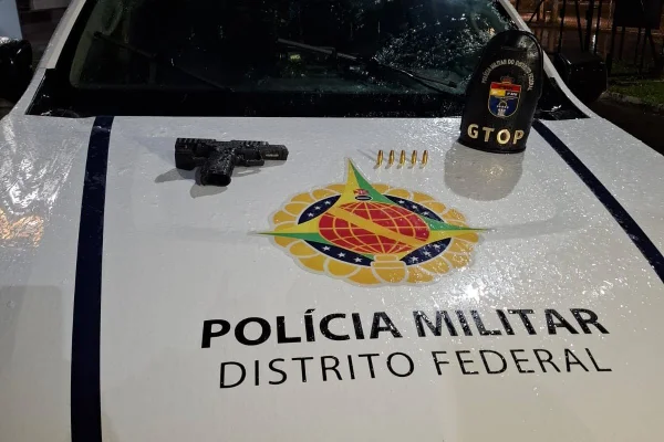 Arma e viatura - Metrópoles