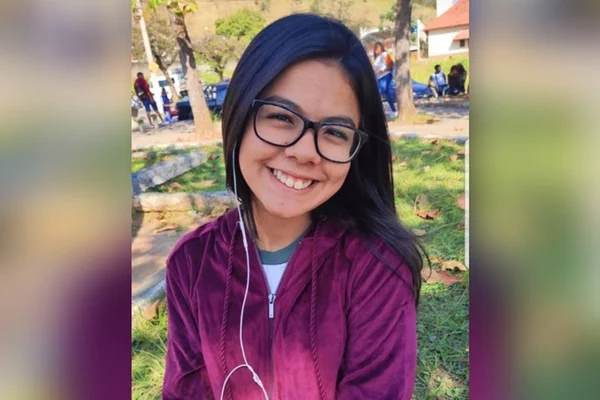 Menina de 16 anos é assassinada em casa. Vizinho é suspeito