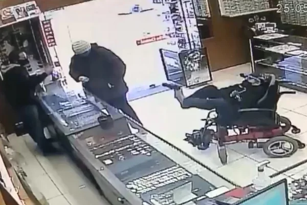 Cadeirante tenta assalta joalheria
