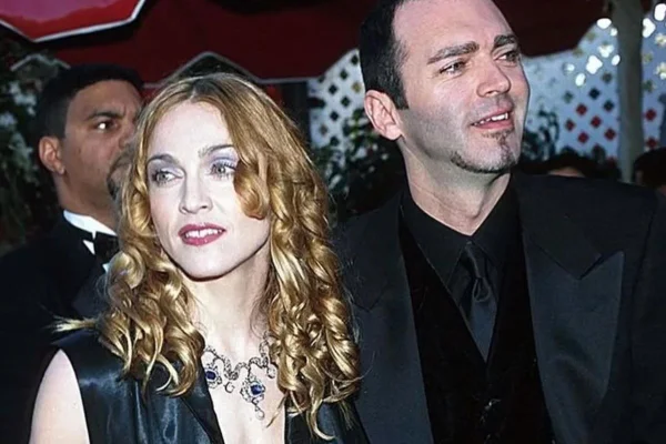 Madonna e o irmão, Christopher Ciccone são clicados juntos - Metrópoles