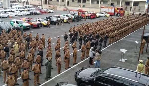 PM do Paraná faz homenagem a cabo morto em mega-assalto em Guarapuava