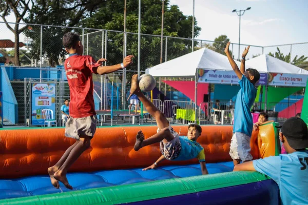 De sexta a domingo, durante o mês de julho, a programação gratuita do Agita + Férias vai tomar conta de 10 centros esportivos de São Paulo - Metrópoles